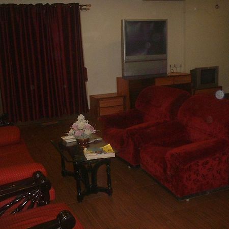 Hotel Samrat Мумбай Екстериор снимка