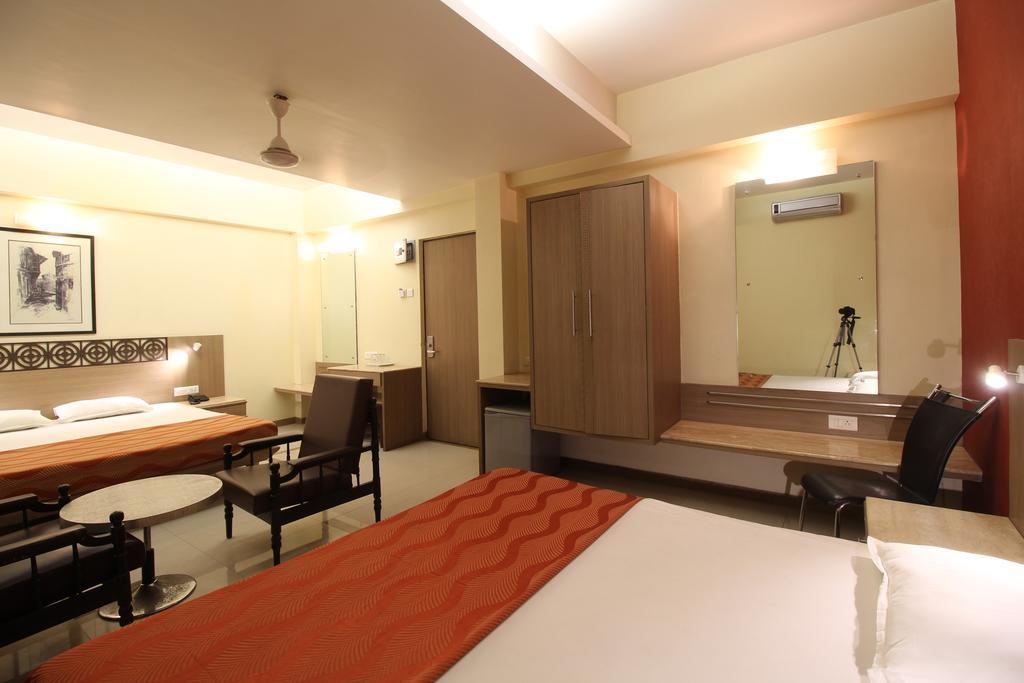 Hotel Samrat Мумбай Стая снимка