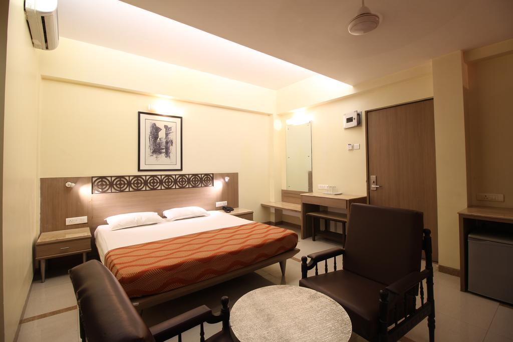 Hotel Samrat Мумбай Стая снимка