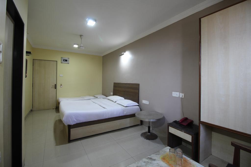 Hotel Samrat Мумбай Стая снимка