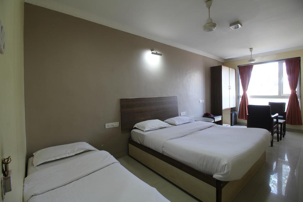 Hotel Samrat Мумбай Стая снимка