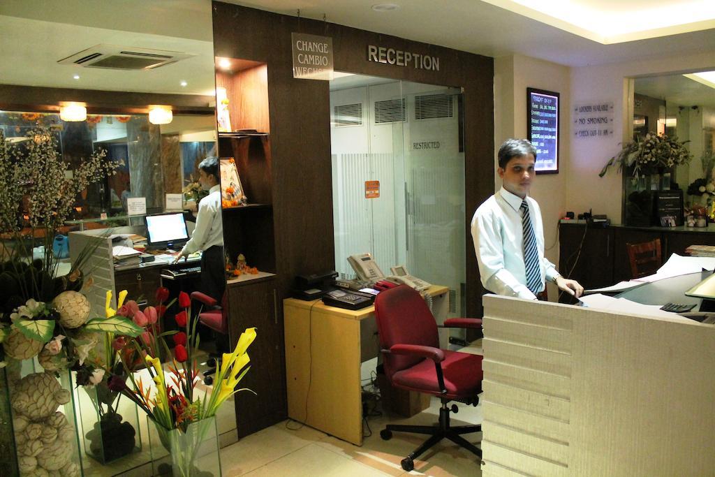 Hotel Samrat Мумбай Екстериор снимка
