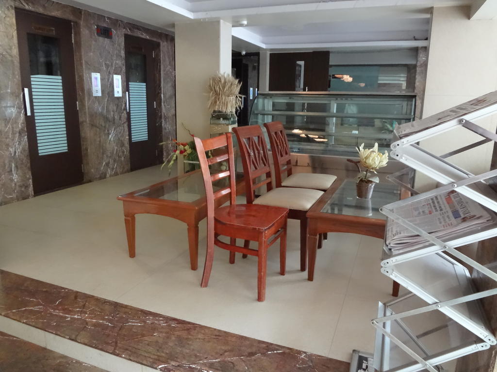 Hotel Samrat Мумбай Екстериор снимка
